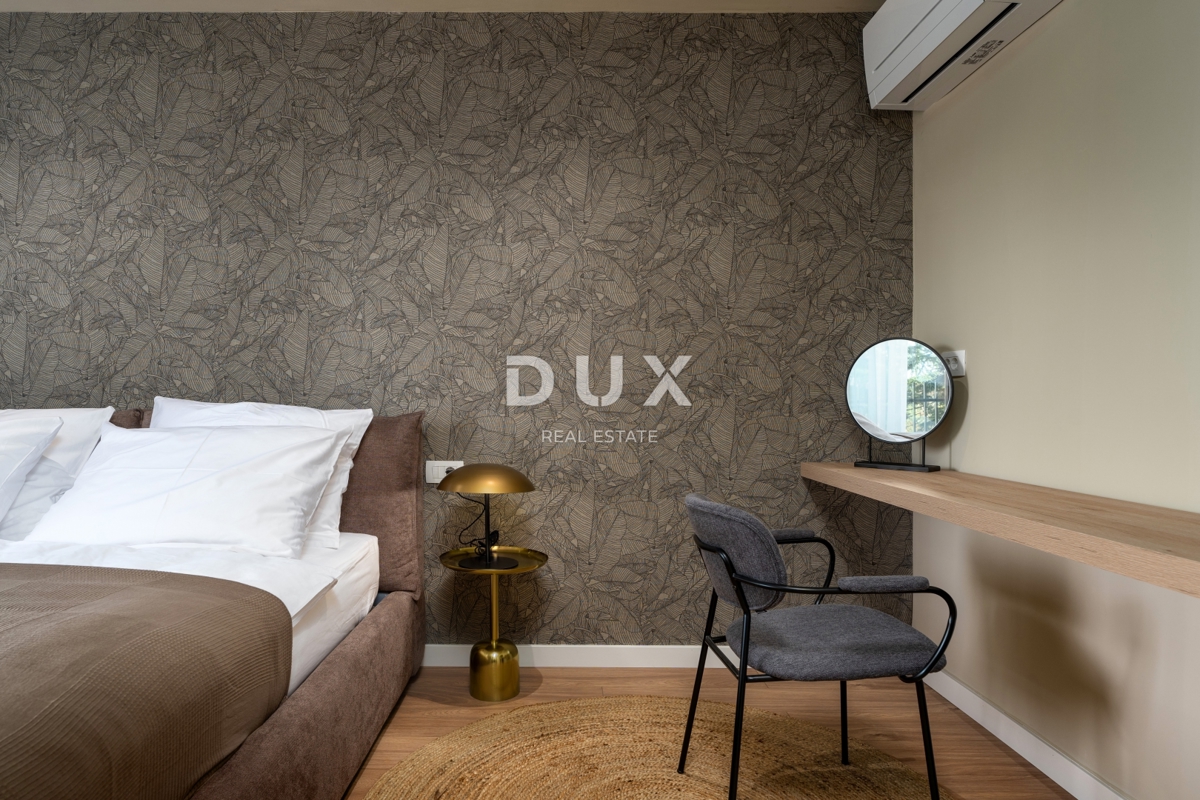 ISTRIA, PARENZO - Villa esclusiva, tre unità abitative, lusso in riva al mare