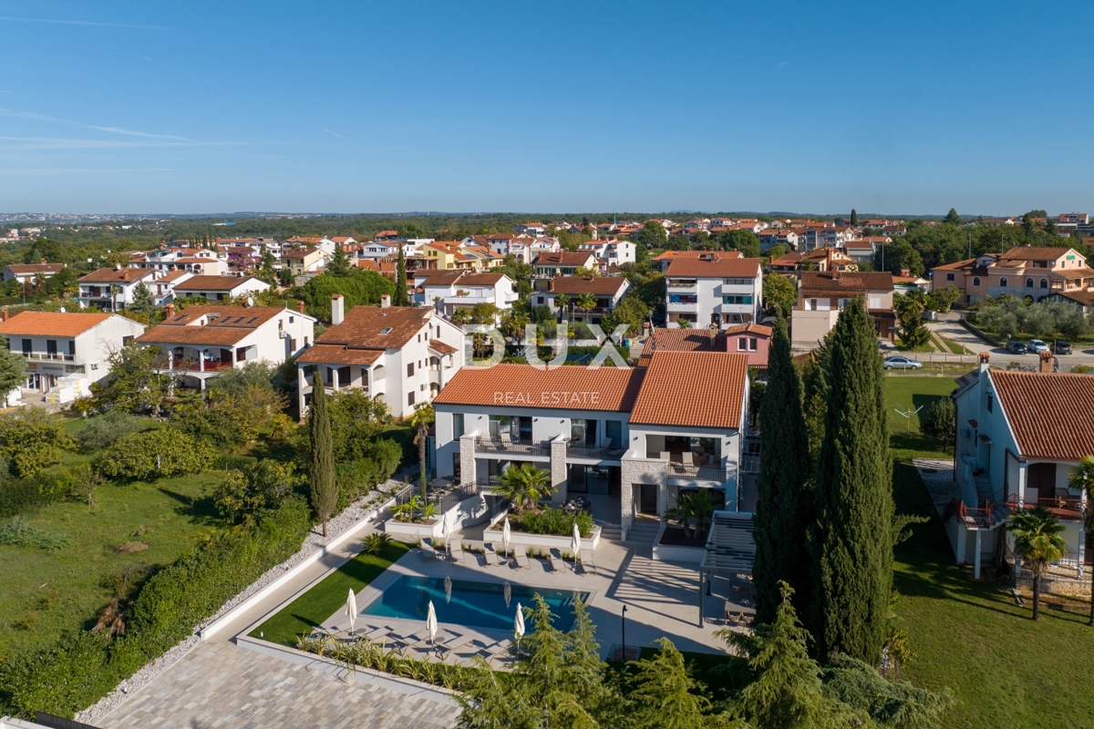 ISTRIA, PARENZO - Villa esclusiva, tre unità abitative, lusso in riva al mare