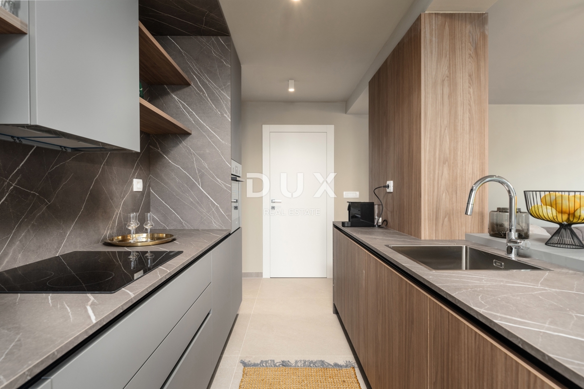 ISTRIA, PARENZO - Villa esclusiva, tre unità abitative, lusso in riva al mare