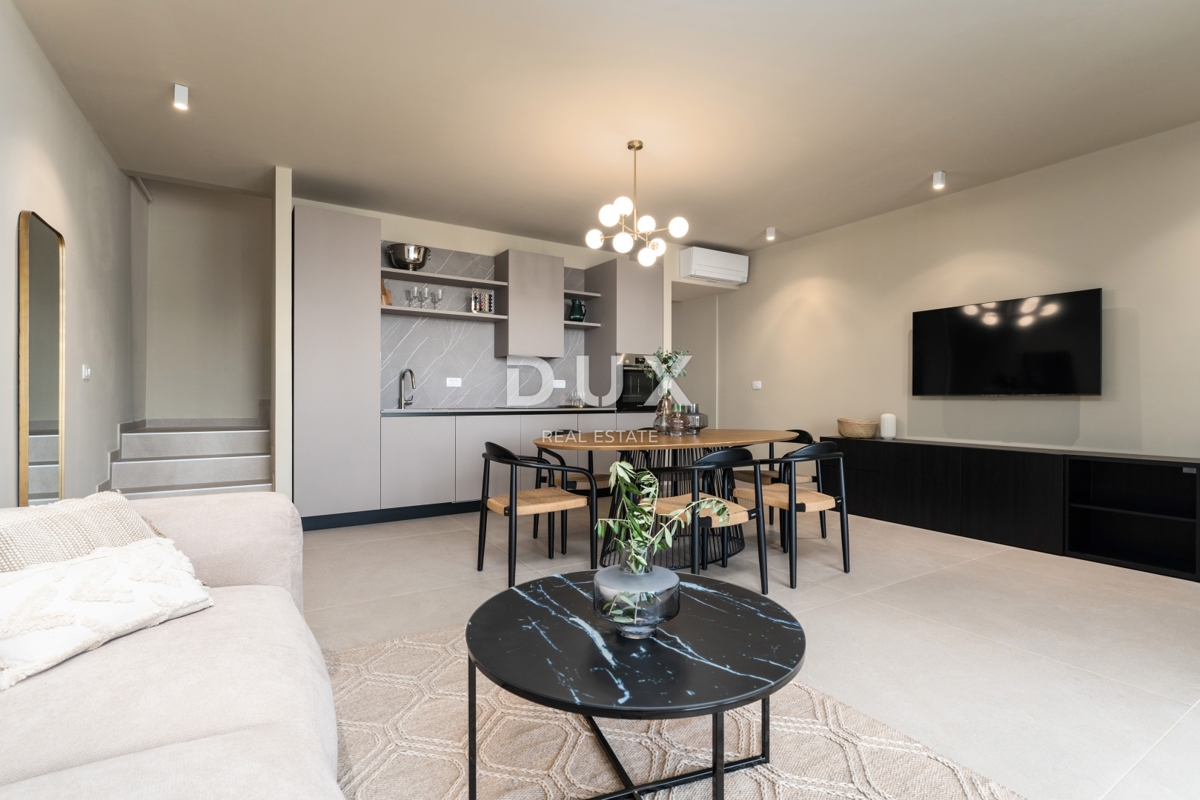 ISTRIA, PARENZO - Villa esclusiva, tre unità abitative, lusso in riva al mare