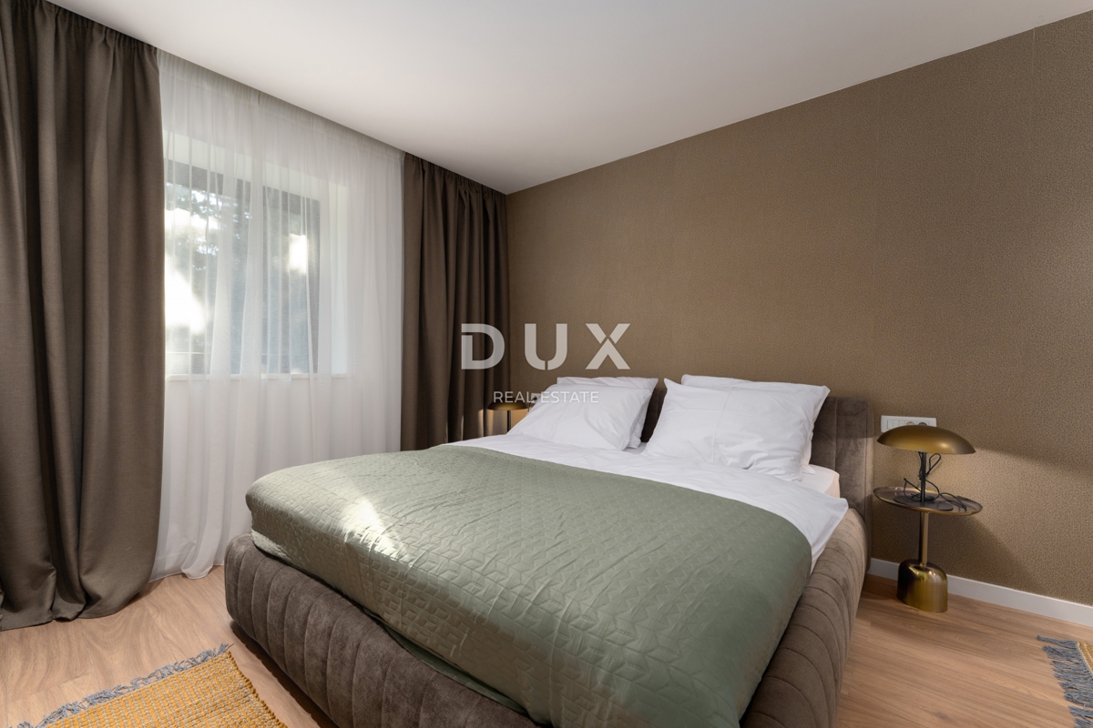 ISTRIA, PARENZO - Villa esclusiva, tre unità abitative, lusso in riva al mare