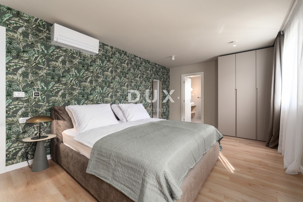 ISTRIA, PARENZO - Villa esclusiva, tre unità abitative, lusso in riva al mare