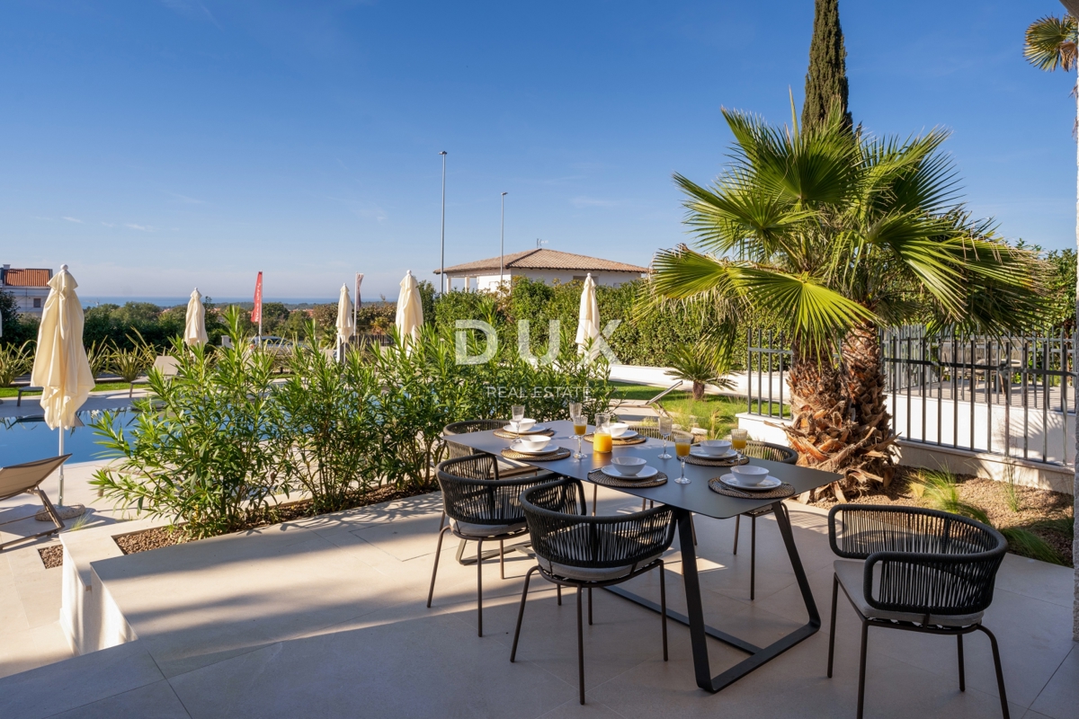 ISTRIA, PARENZO - Villa esclusiva, tre unità abitative, lusso in riva al mare