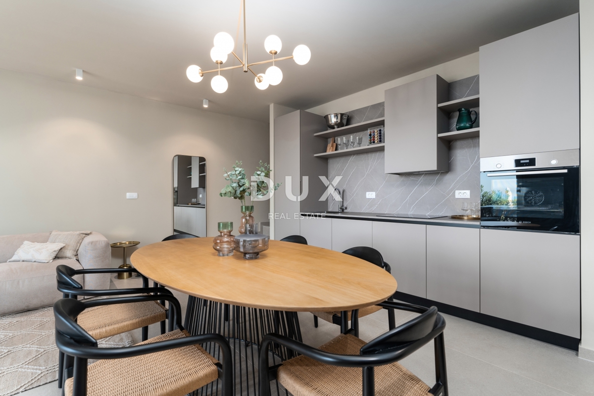 ISTRIA, PARENZO - Villa esclusiva, tre unità abitative, lusso in riva al mare