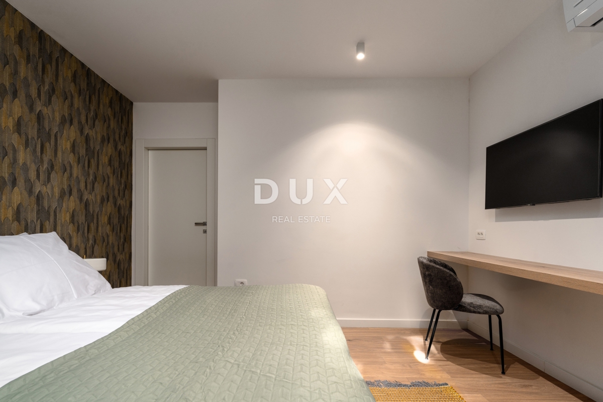 ISTRIA, PARENZO - Villa esclusiva, tre unità abitative, lusso in riva al mare