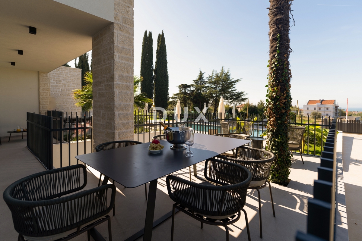 ISTRIA, PARENZO - Villa esclusiva, tre unità abitative, lusso in riva al mare