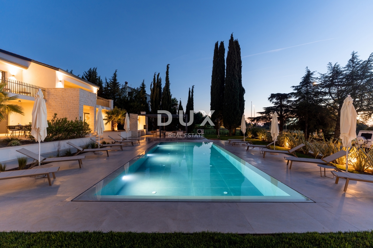 ISTRIA, PARENZO - Villa esclusiva, tre unità abitative, lusso in riva al mare