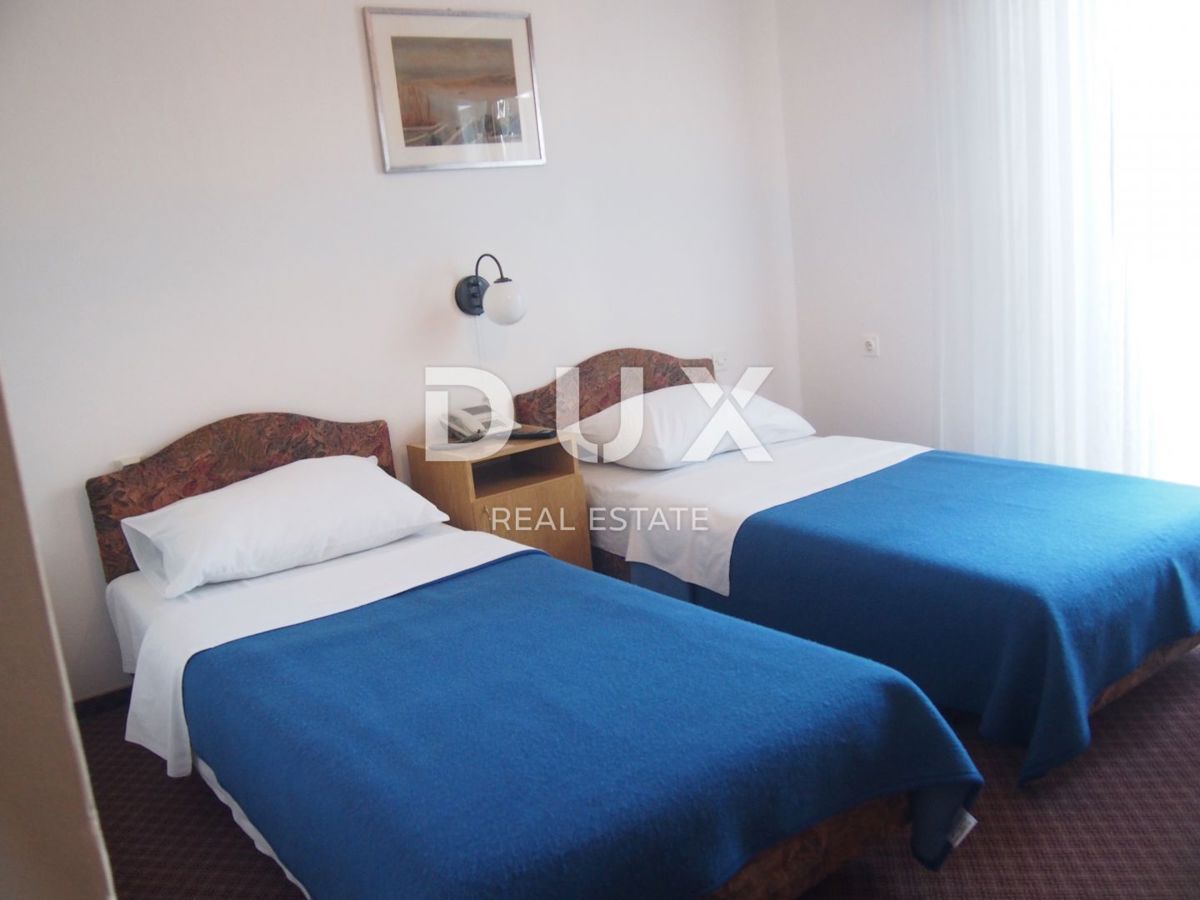 ISOLA DI PAG, PAG - Ampio hotel con accesso alla spiaggia