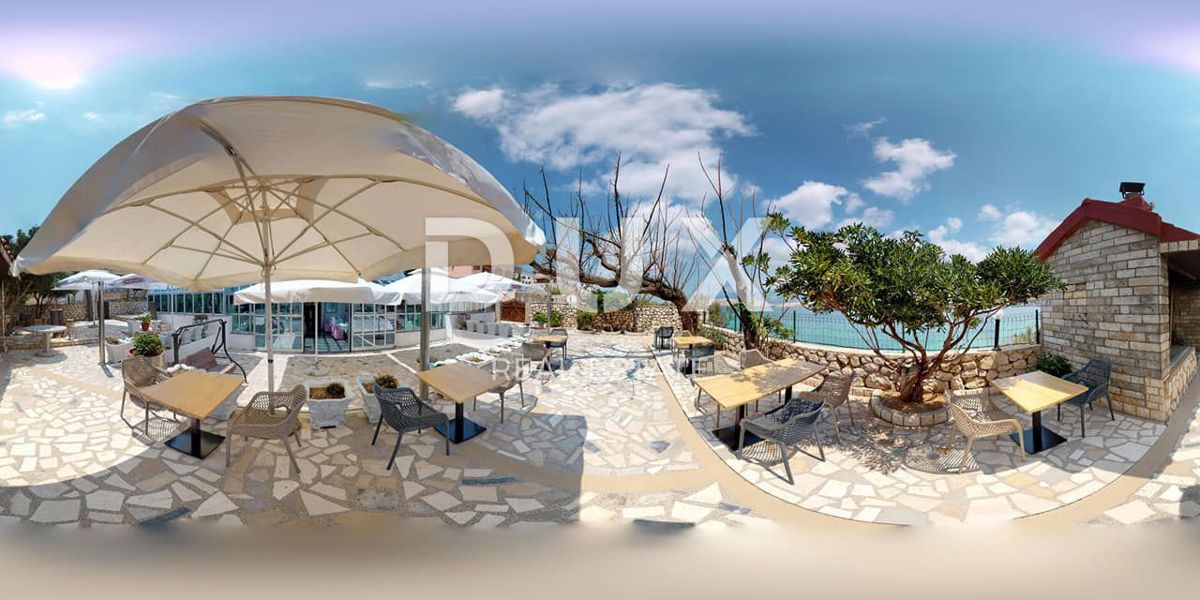 ISOLA DI PAG, PAG - Ampio hotel con accesso alla spiaggia