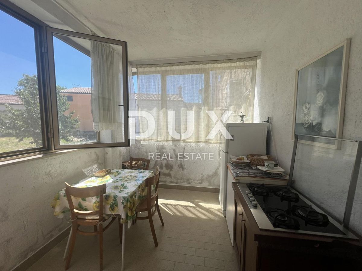 ISTRIA, VIŠNJAN - Proprietà di due case in pietra immerse nella natura e con vista sul mare