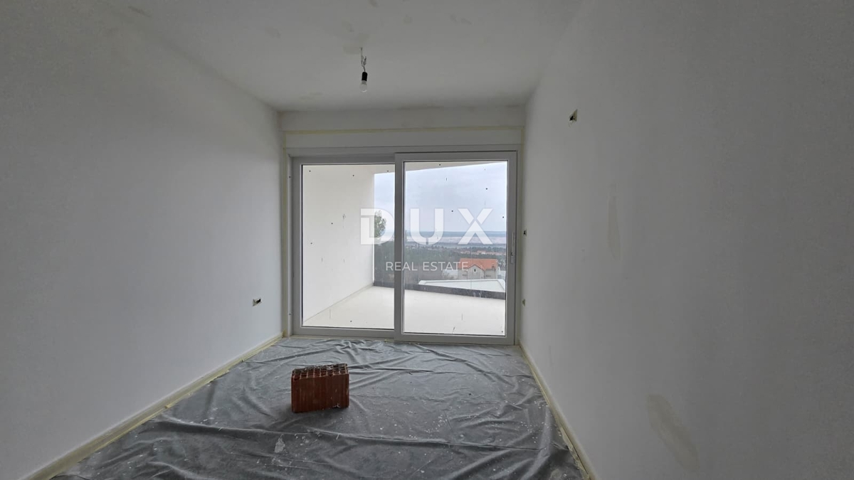 CRIKVENICA, JADRANOVO - lussuosa casa bifamiliare con piscina, 143m2