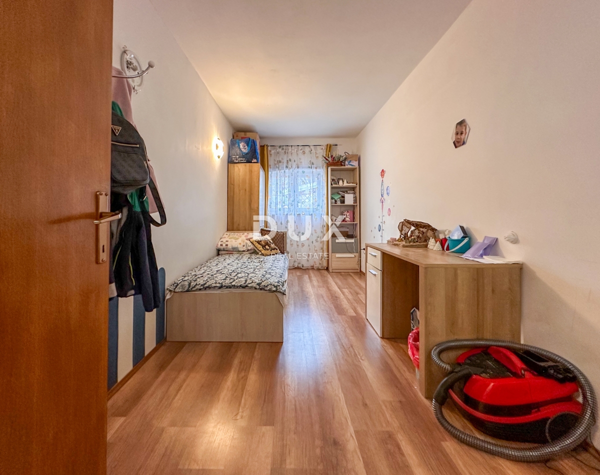 RIJEKA, KUKULJANOVO - 3 camere da letto arredate + soggiorno al piano terra con giardino di 356 m2