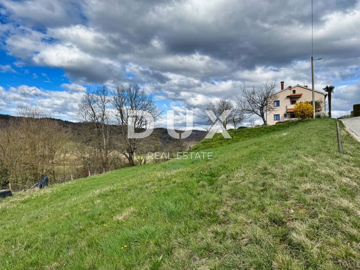 ISTRIA CENTRALE - Terreno edificabile con vista panoramica