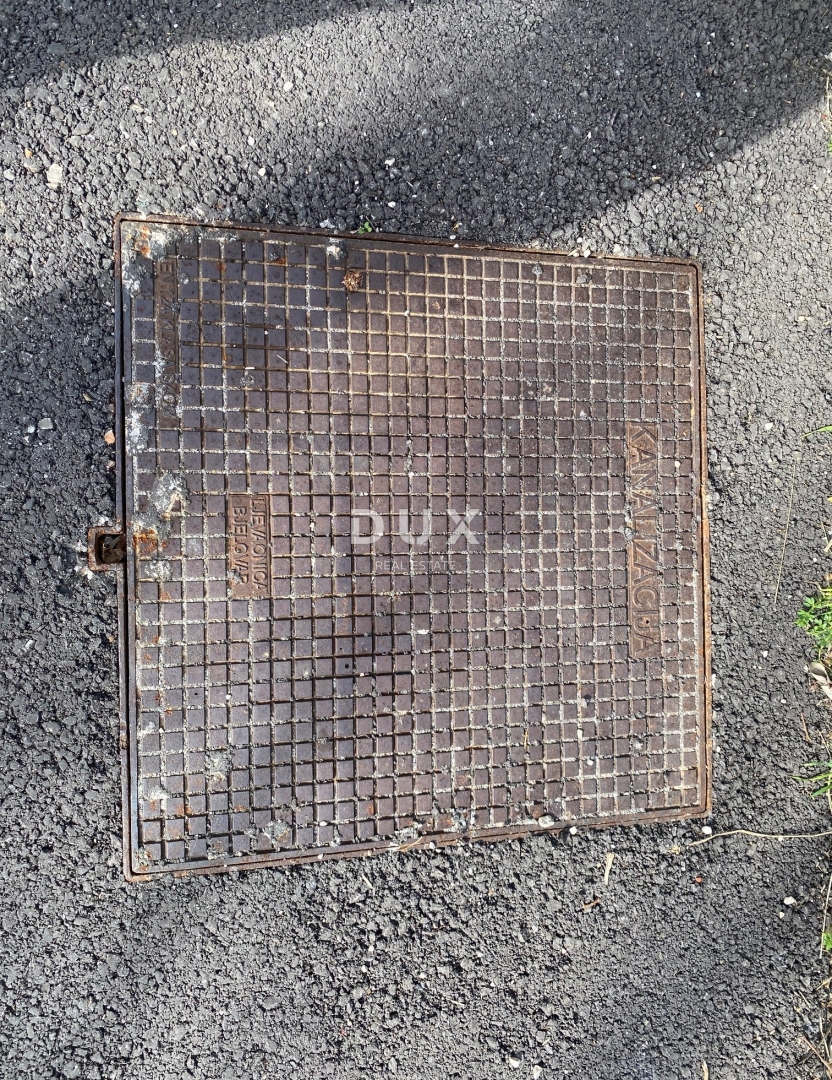 CRIKVENICA, JADRANOVO - terreno edificabile di 486 m2 con vista panoramica sul mare! OCCASIONE!