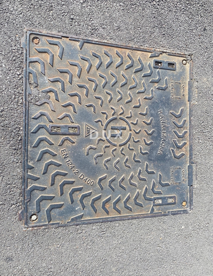 CRIKVENICA, JADRANOVO - terreno edificabile di 486 m2 con vista panoramica sul mare! OCCASIONE!