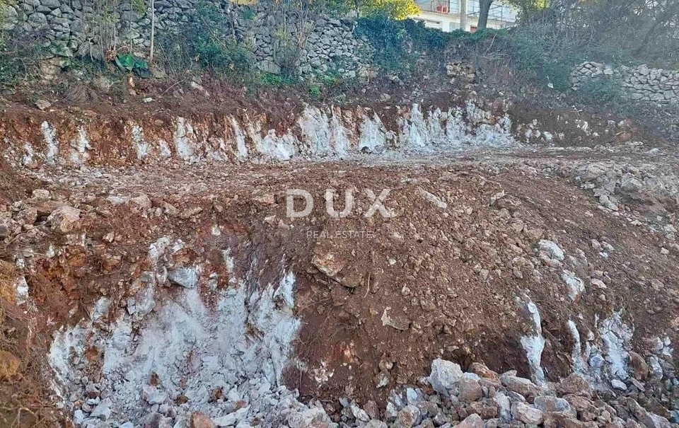 CRIKVENICA, JADRANOVO - terreno edificabile di 486 m2 con vista panoramica sul mare! OCCASIONE!