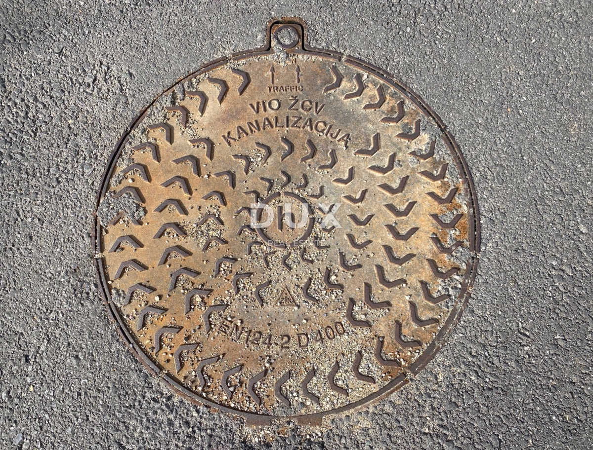 CRIKVENICA, JADRANOVO - terreno edificabile di 486 m2 con vista panoramica sul mare! OCCASIONE!