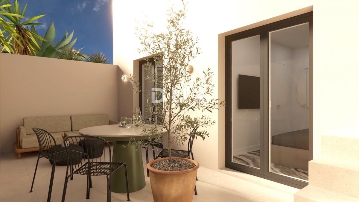 ISTRIA, MEDULINO - Nuovo edificio in prima fila sul mare