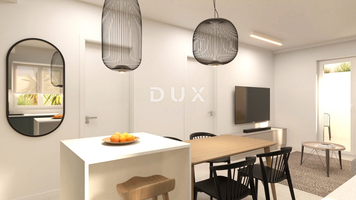 ISTRIA, MEDULINO - Nuovo edificio in prima fila sul mare