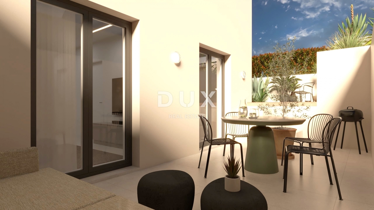 ISTRIA, MEDULINO - Nuovo edificio in prima fila sul mare