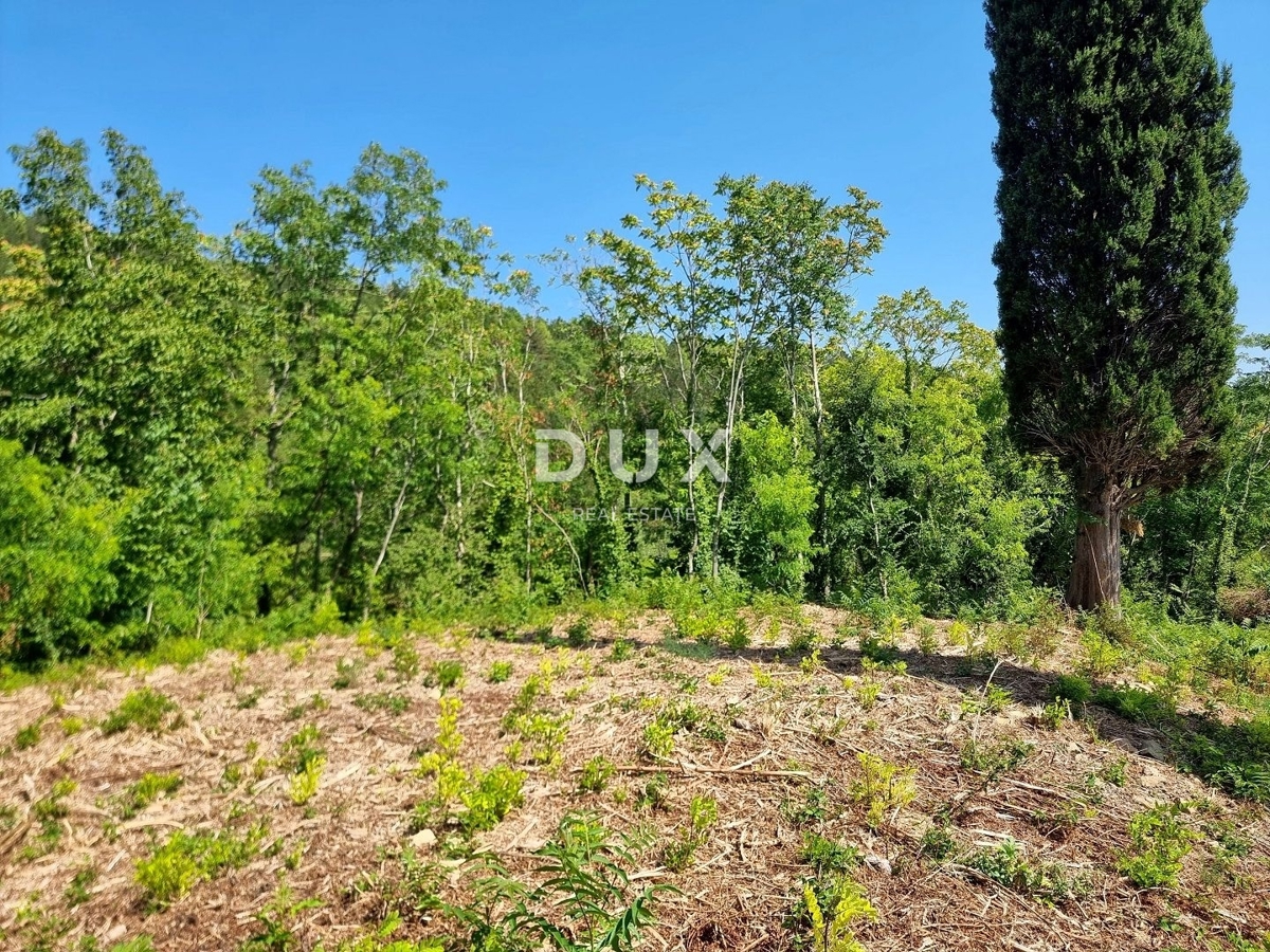 ISTRIA, GROŽNJAN - Proprietà appartata con vista panoramica