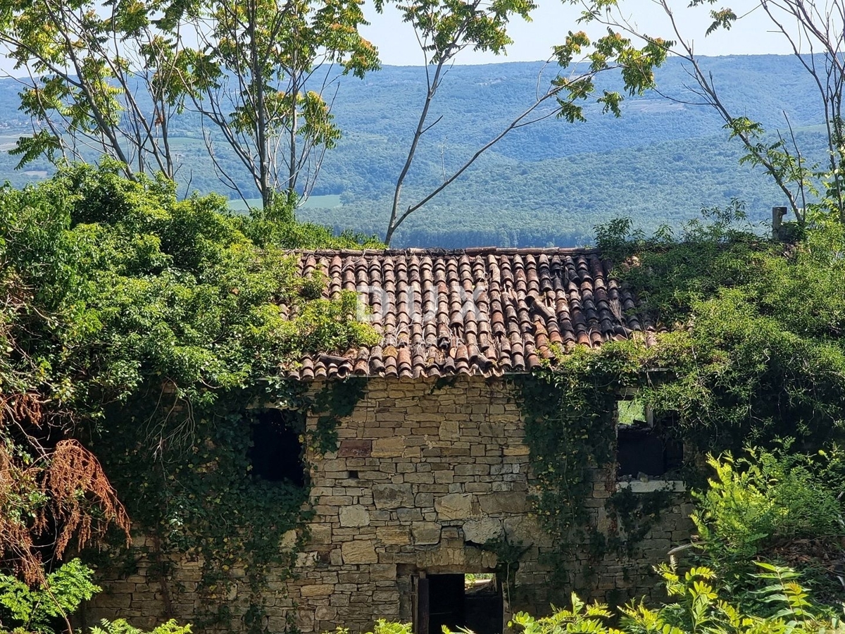 ISTRIA, GROŽNJAN - Proprietà appartata con vista panoramica