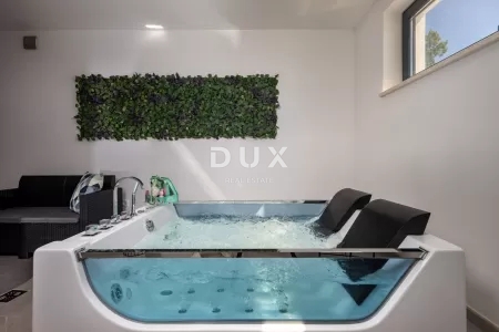 CRIKVNICA, ŠMRIKA - Villa di lusso con piscina e splendida vista sul mare