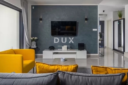 CRIKVNICA, ŠMRIKA - Villa di lusso con piscina e splendida vista sul mare