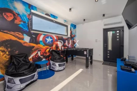 CRIKVNICA, ŠMRIKA - Villa di lusso con piscina e splendida vista sul mare