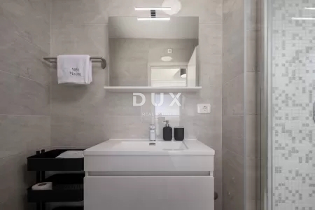 CRIKVNICA, ŠMRIKA - Villa di lusso con piscina e splendida vista sul mare