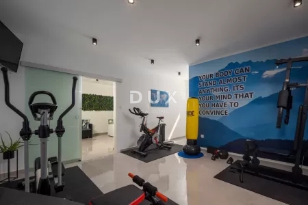 CRIKVNICA, ŠMRIKA - Villa di lusso con piscina e splendida vista sul mare