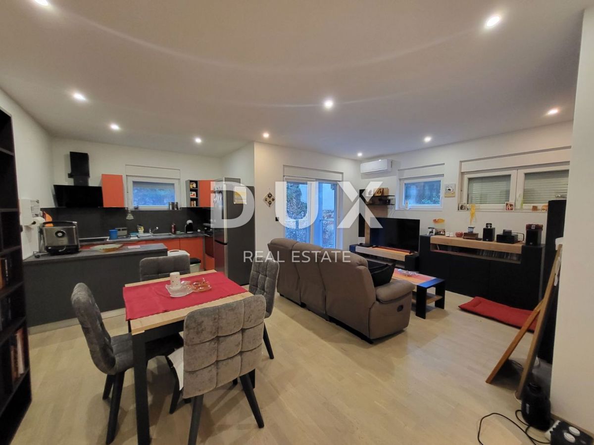 CRIKVENICA - 3 camere + bagno con doppi servizi in nuova costruzione con posto auto