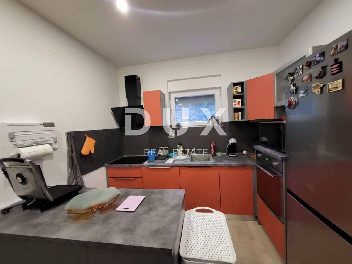 CRIKVENICA - 3 camere + bagno con doppi servizi in nuova costruzione con posto auto