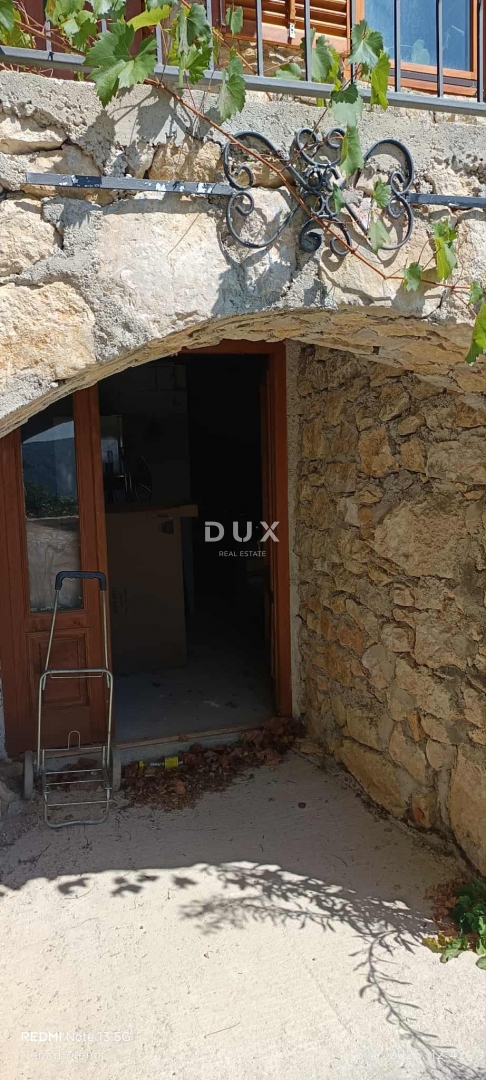 CRIKVENICA, BELGRADO - due appartamenti con vista mare + cortile! OCCASIONE!