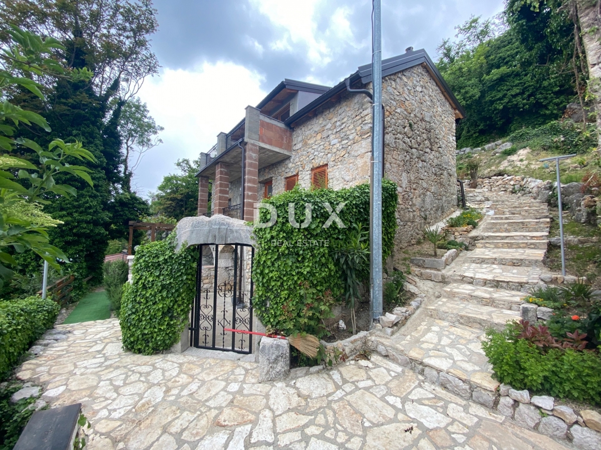 CRIKVENICA, BELGRADO - due appartamenti con vista mare + cortile! OCCASIONE!