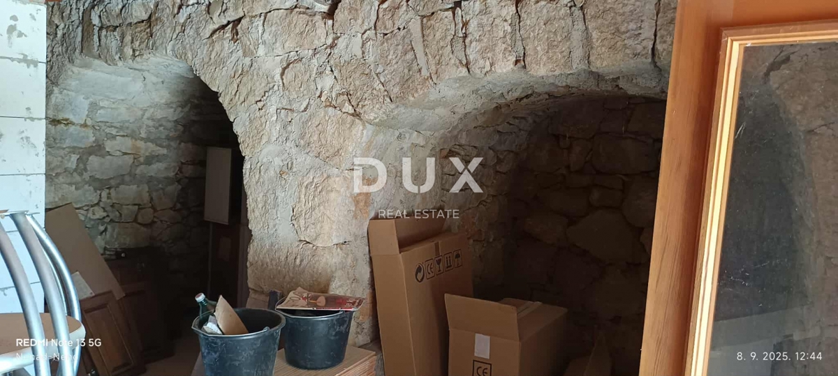 CRIKVENICA, BELGRADO - due appartamenti con vista mare + cortile! OCCASIONE!