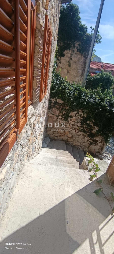 CRIKVENICA, BELGRADO - due appartamenti con vista mare + cortile! OCCASIONE!