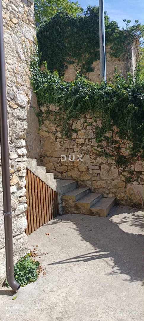 CRIKVENICA, BELGRADO - due appartamenti con vista mare + cortile! OCCASIONE!