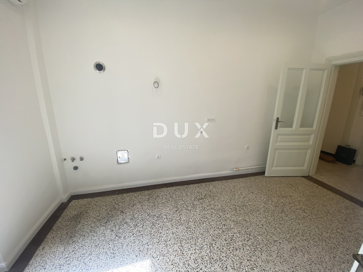 RIJEKA, CENTRO - appartamento con due camere da letto