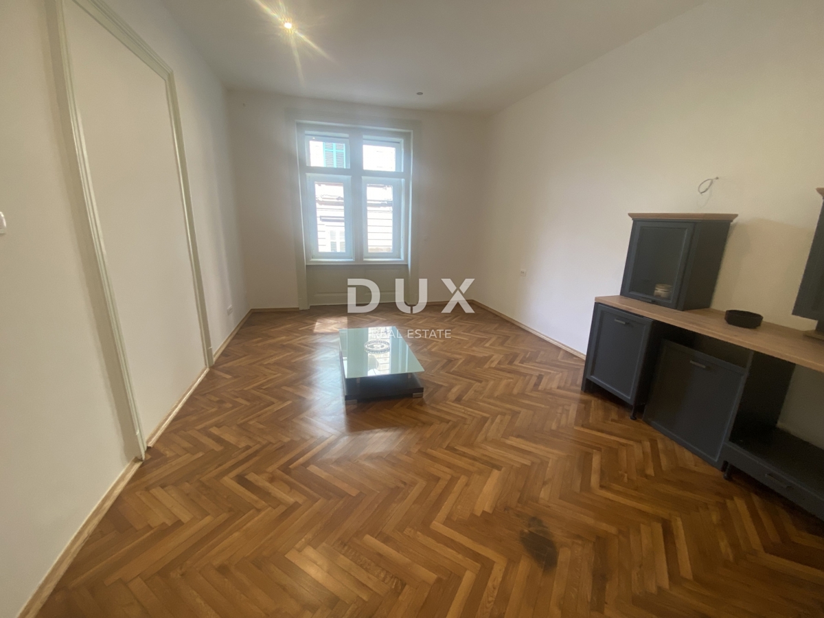 RIJEKA, CENTRO - appartamento con due camere da letto