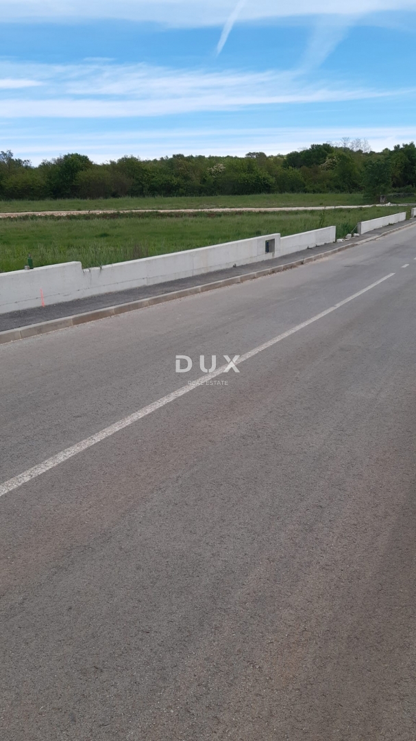 ISTRIA, KRNICA - Terreno edificabile con permesso di costruire per una casa + terreno agricolo!