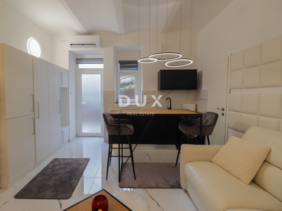 OPATIJA, CENTRO - monolocale in villa storica in seconda fila dal mare, RISTRUTTURATO!