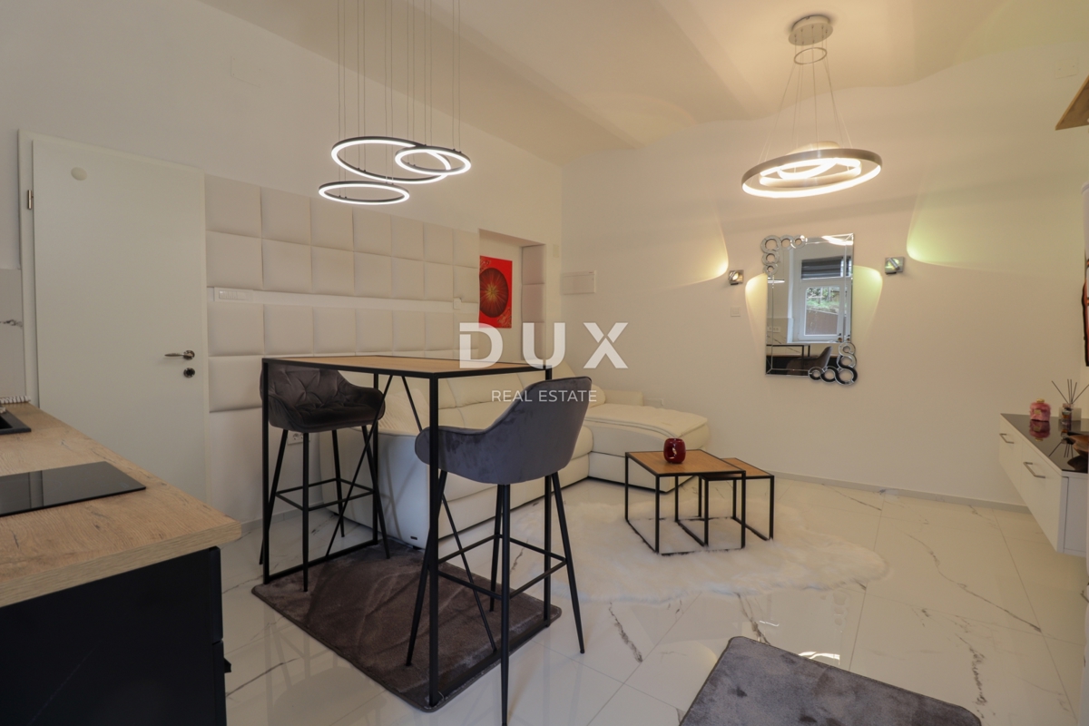 OPATIJA, CENTRO - monolocale in villa storica in seconda fila dal mare, RISTRUTTURATO!