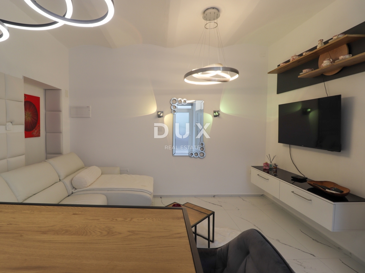 OPATIJA, CENTRO - monolocale in villa storica in seconda fila dal mare, RISTRUTTURATO!