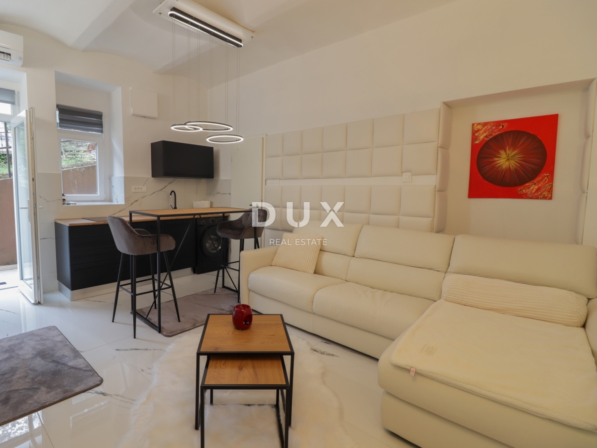 OPATIJA, CENTRO - monolocale in villa storica in seconda fila dal mare, RISTRUTTURATO!