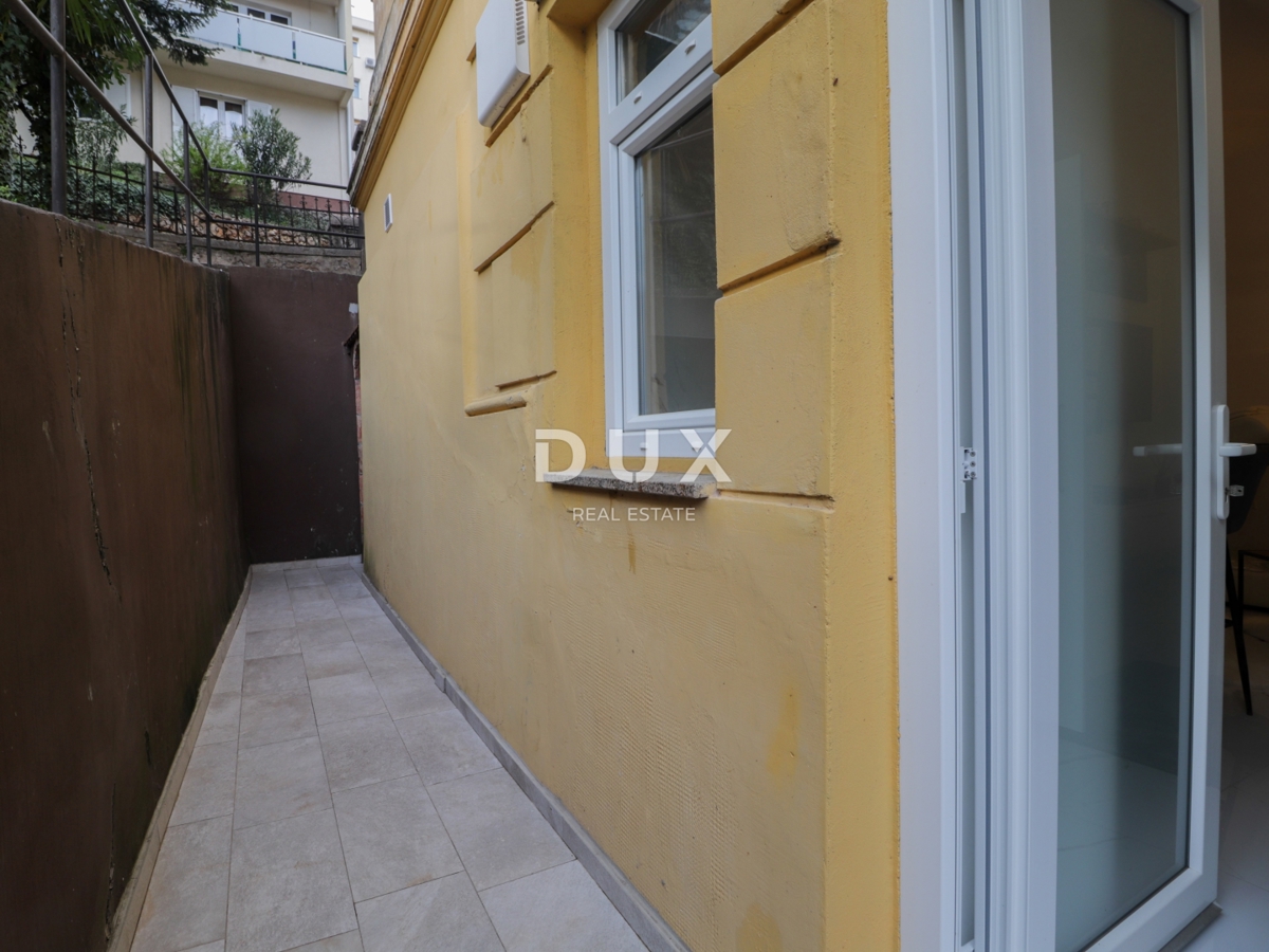 OPATIJA, CENTRO - monolocale in villa storica in seconda fila dal mare, RISTRUTTURATO!