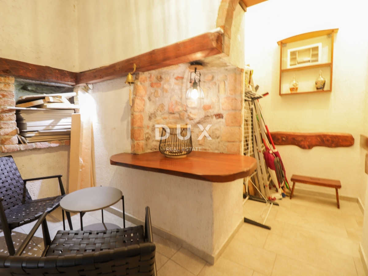 OPATIJA, CENTRO - monolocale in villa storica in seconda fila dal mare, RISTRUTTURATO!