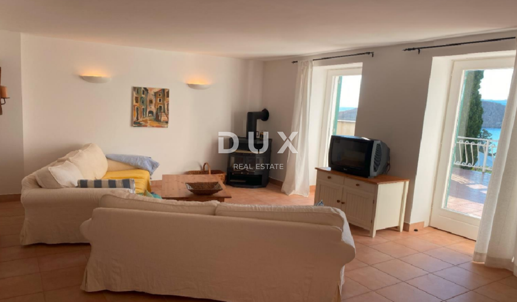 ZONA DI SENJ – Residenza esclusiva in prima linea sul mare