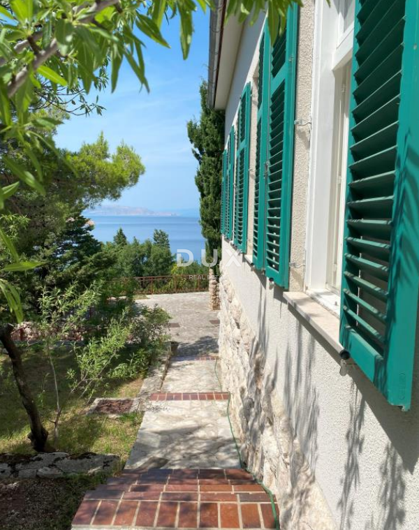 ZONA DI SENJ – Residenza esclusiva in prima linea sul mare
