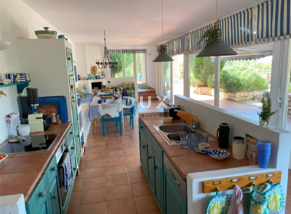 ZONA DI SENJ – Residenza esclusiva in prima linea sul mare